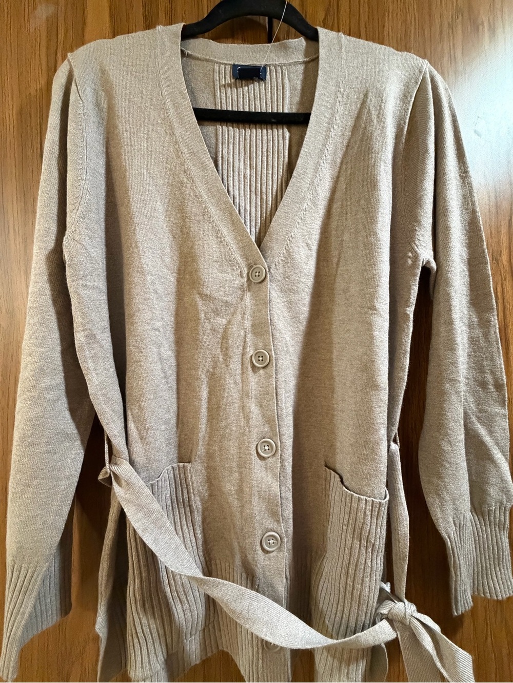 NWOT Splendid Beige V-Neck Button Front Women's Cardigan Sweater Size Small